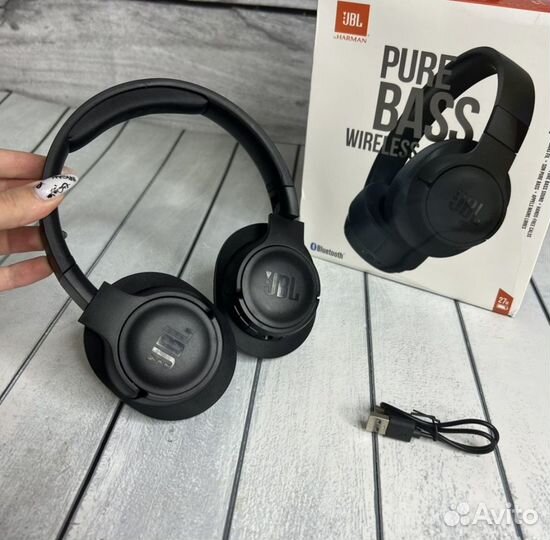Беспроводные наушники JBL tune 700bt