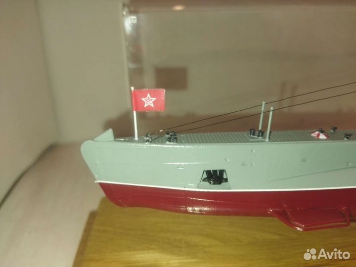Модель подводной лодки Щ-402