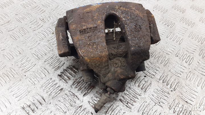 Суппорт передний левый Mazda 3 BK 2005 BL5333990