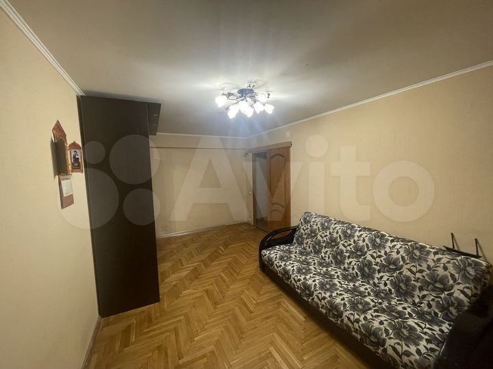 2-к. квартира, 43 м², 3/9 эт.