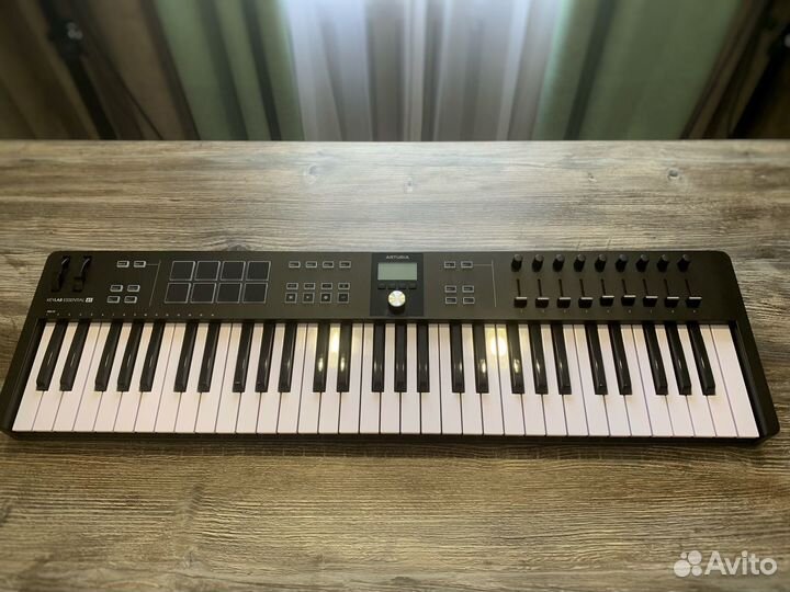 Midi-клавиатура Arturia KeyLab Essential 61 MK3