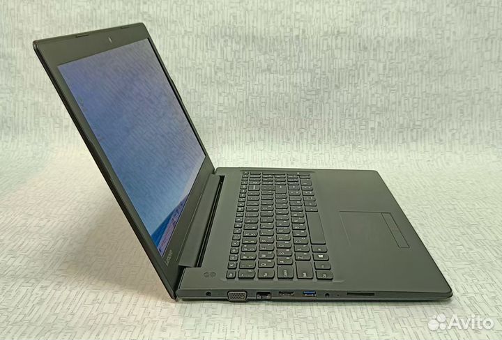 Ноутбук Lenovo i3-6006U,GeForce 920M, SSD 256GB