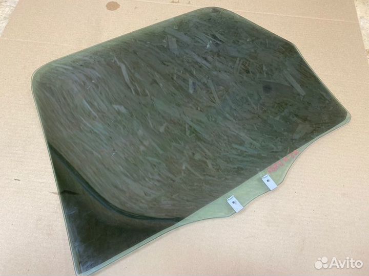 Стекло двери заднее правое Ford Maverick TM1