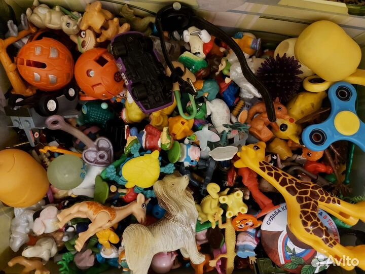 Игрушки из киндера