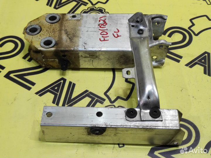 Кронштейн усилителя бампера передний левый Bmw