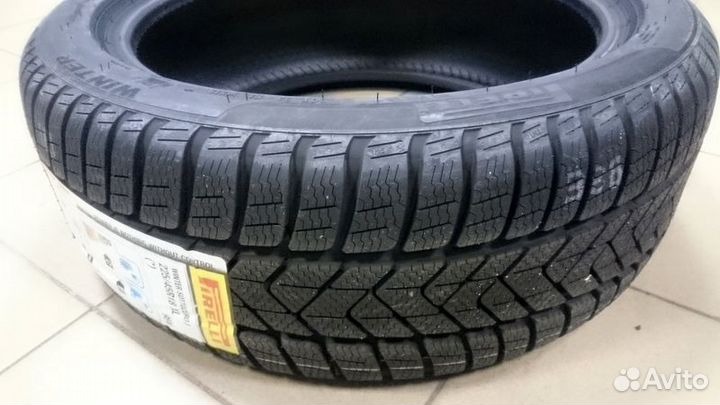 Pirelli Winter Sottozero 3 255/35 R21 98V