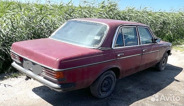 Мерседес Бенц 240D