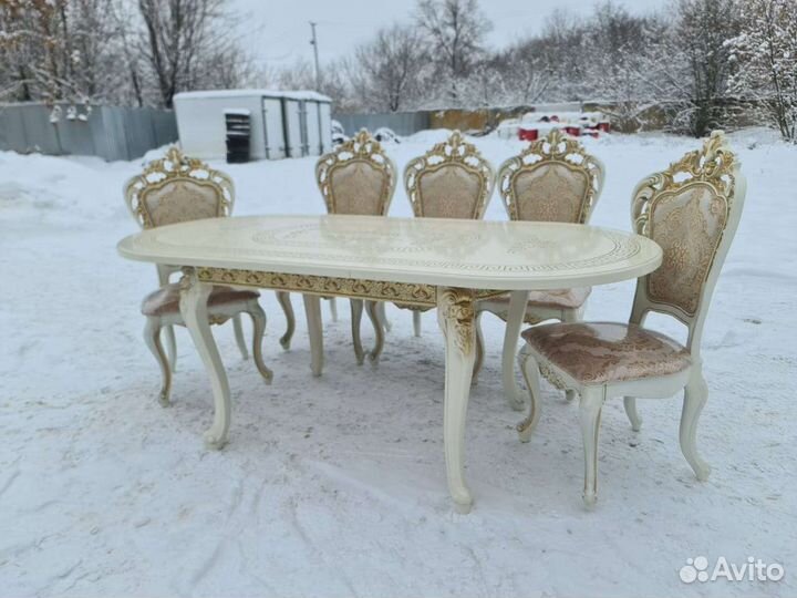 Столы и стулья