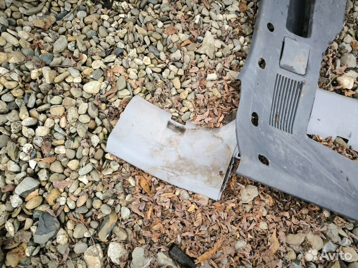 Prado 1999 90й. Купе. Обшивка багажника левая