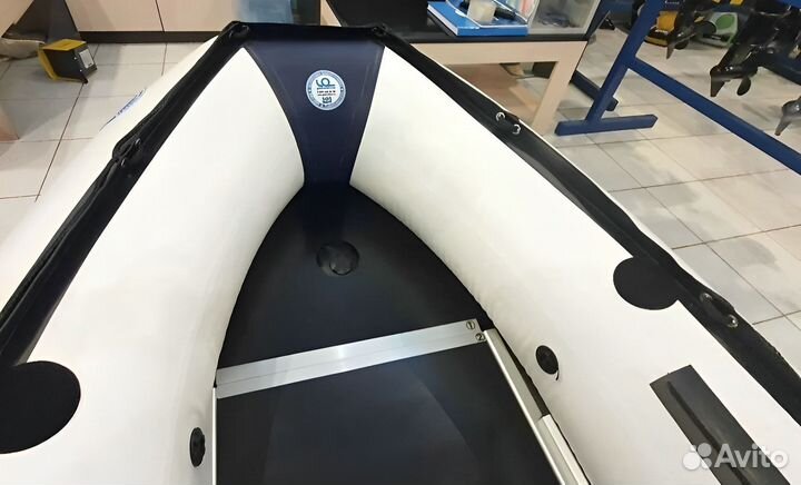 Лодка пвх Stormline Adventure Standard 380