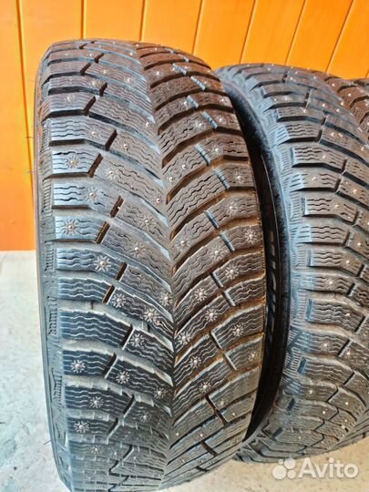 Michelin X-Ice North 4 215/55 R18 99T