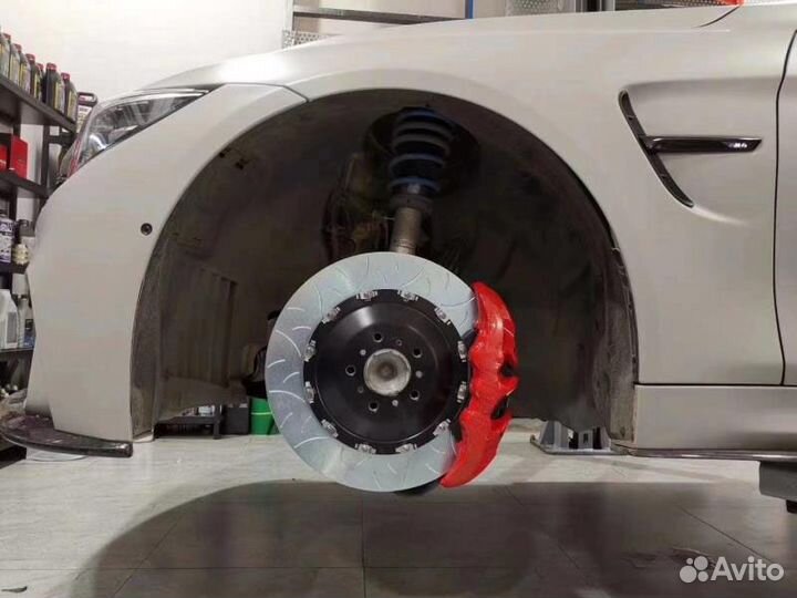 Тюнинг тормоза Ford Focus 3 Brembo M6 перед