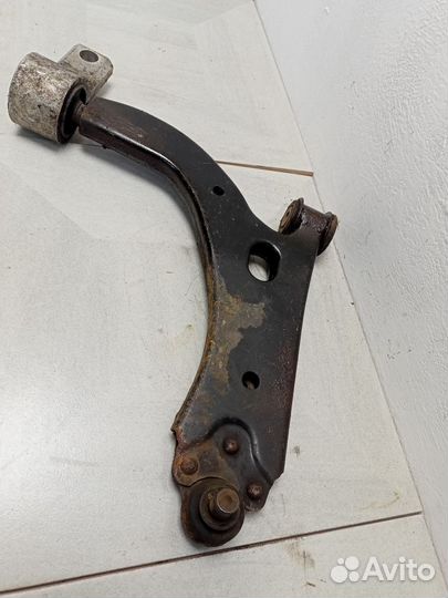 Рычаг передний правый нижний 1212807
