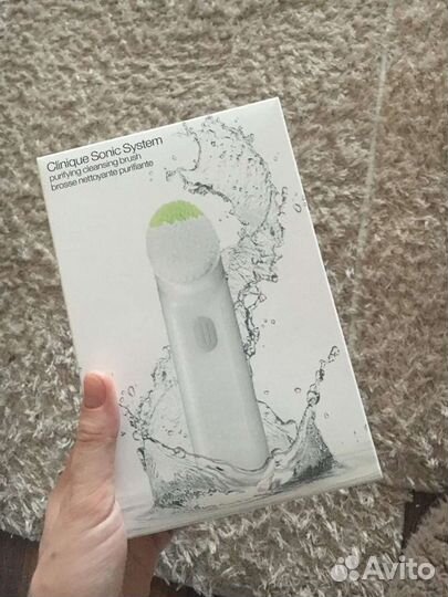 Щетка для лица Clinique