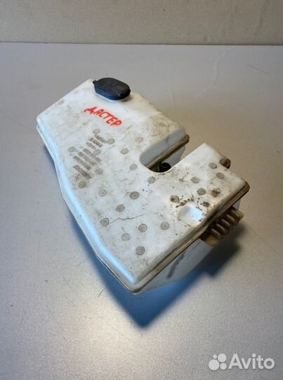 Бачок омывателя Renault Duster