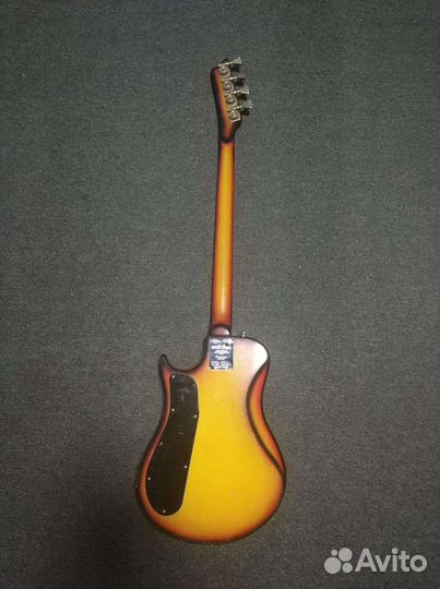 Бас гитара урал