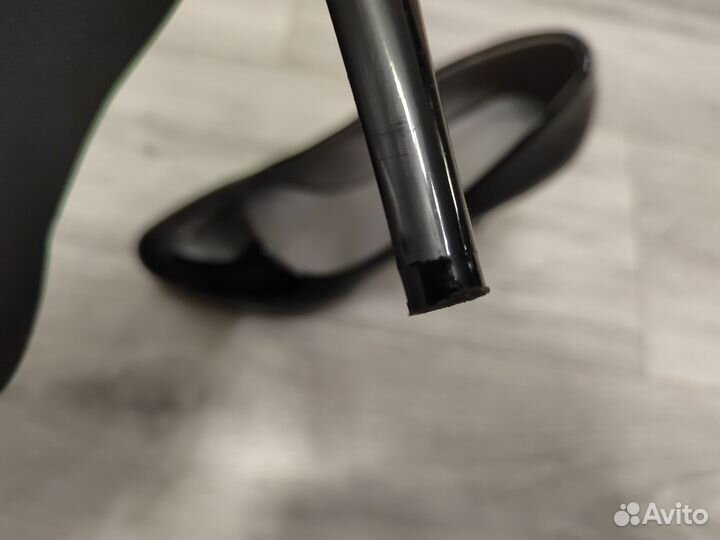 Лаковые женские туфли