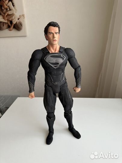 Фигурка Супермен в черном костюме