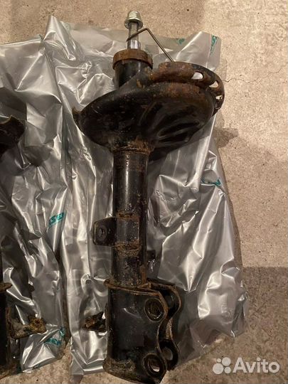 Стойки амортизатора toyota Highlander ll