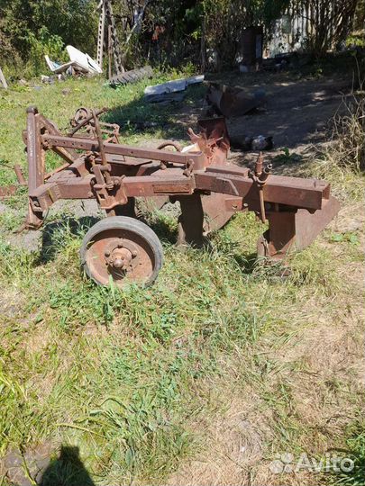 Плуг для трактора