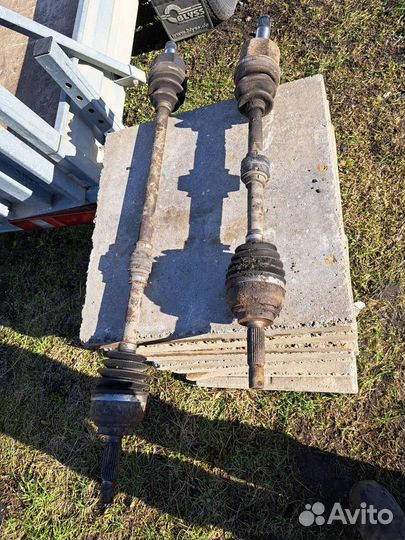 Полусь левая митсубиси галант 8 2.4 америка