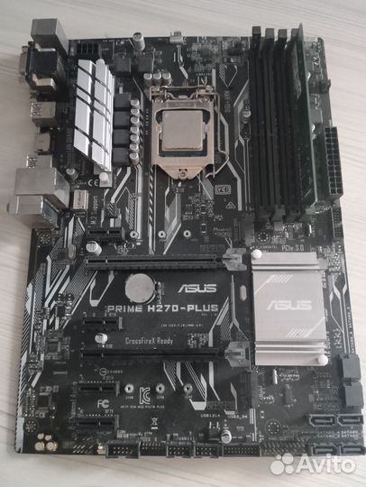 Материнская плата с процессором и памятью