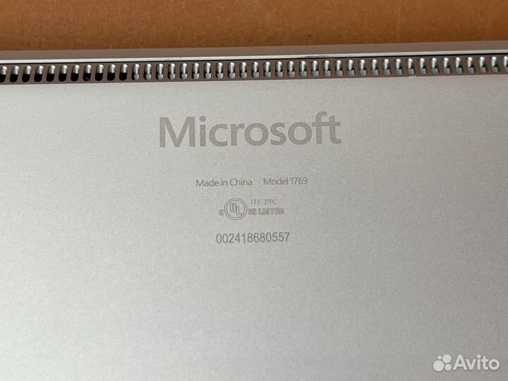 Microsoft Surface i5 7300/2K Сенсор/8GB/SSD