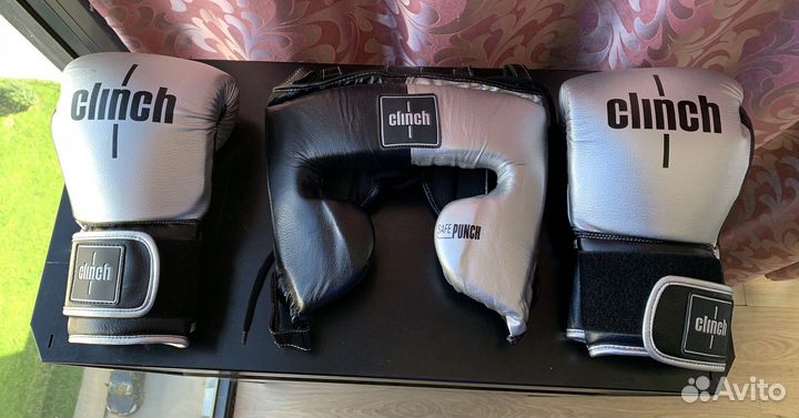 Боксерские перчатки и шлем clinch flex leather 2.0