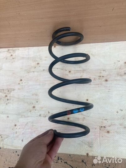 Пружина передняя Skoda Fabia 2010г