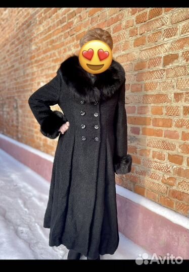 Пальто зимнее женское 50 р. с натуральным мехом