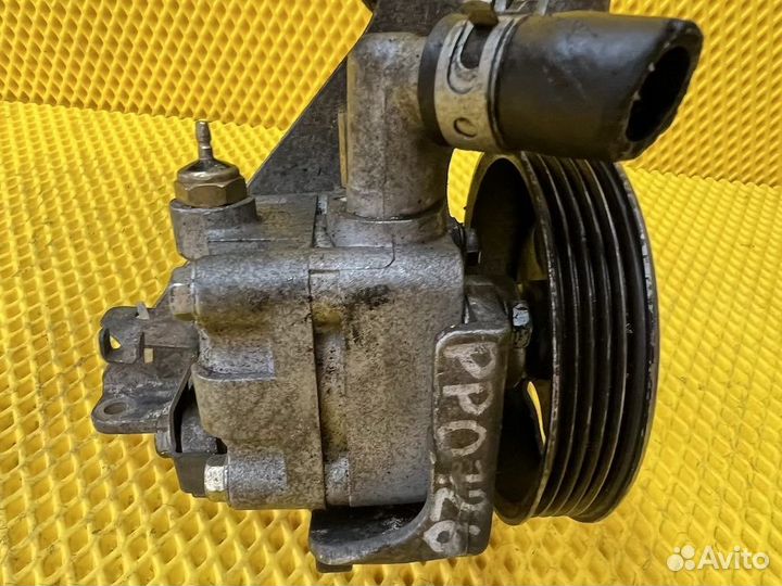 Насос гур Subaru Legacy BE BH EJ202 верх подач