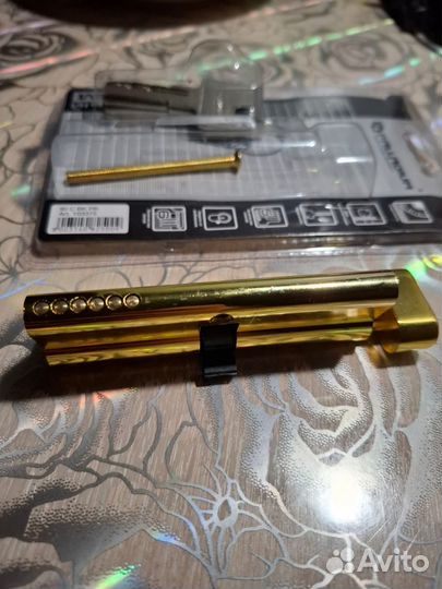 Замок дверной