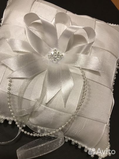 Подушечка для колец белая