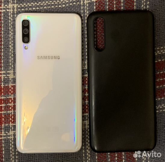 Samsung Galaxy A50, 4/64 ГБ