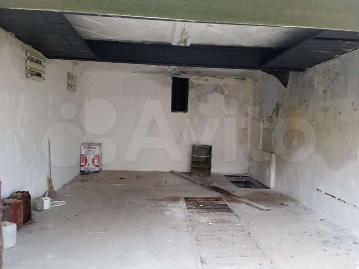 Гараж, > 30 м²