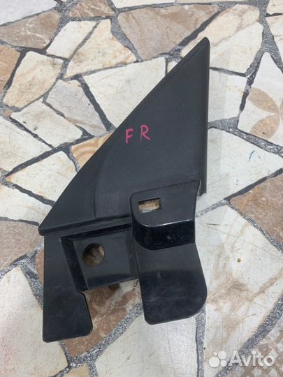 Пластиковый уголок двери Nissan Teana J32