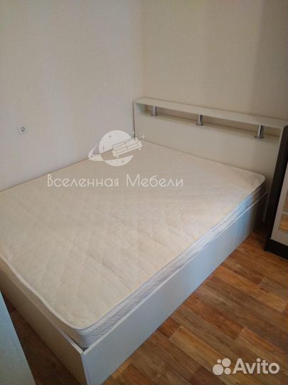 Кровать