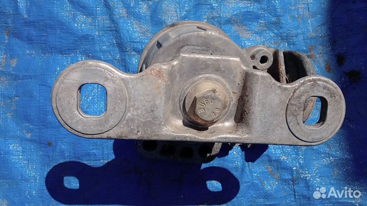 Ford Mondeo 3 2.0 tdci подушка двигателя