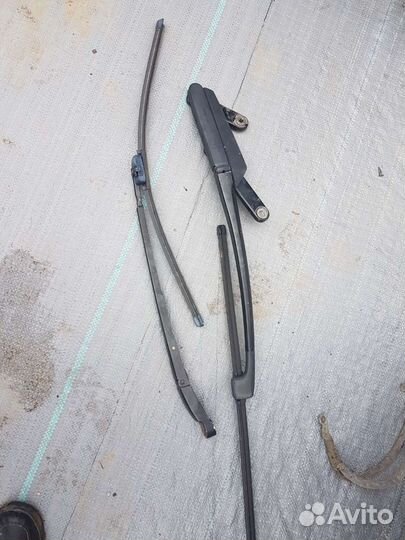 Поводок дворника Volkswagen Touareg 1