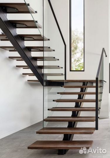 Лестница на второй этаж