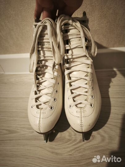 Коньки фигурные 37 botas juliet