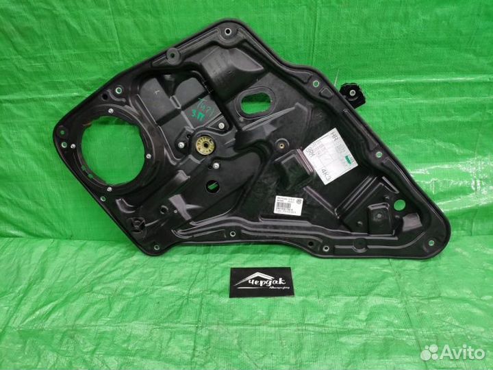 Стеклоподъемник задний правый VW Tiguan 2007-2016