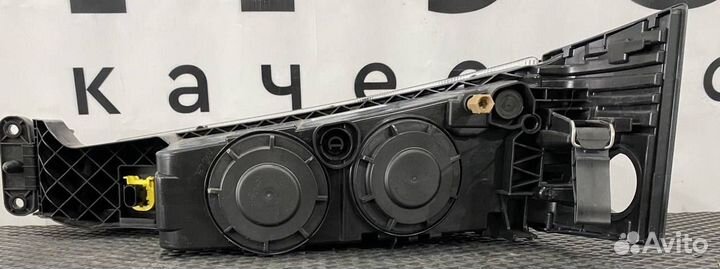 Фара противотуманная правая Volvo FH4 82140744