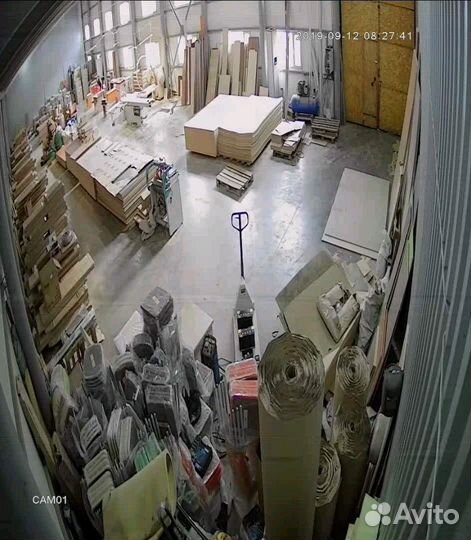 Рабочий на производство мебели