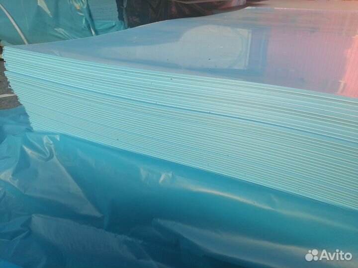 Листы из полипропилена голубого цвета