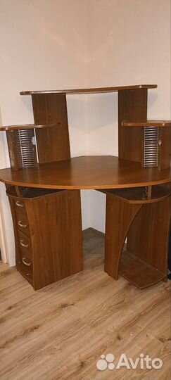 Компьютерный стол