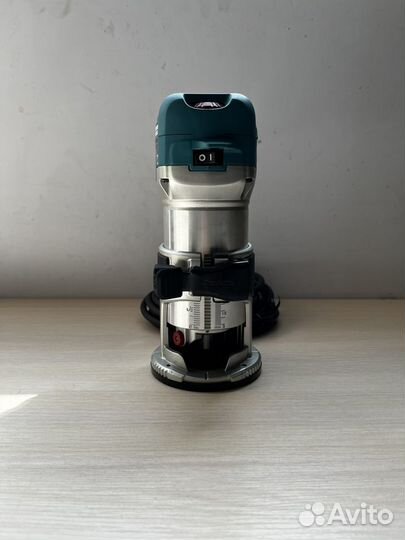 Фрезер Makita rt 0700c