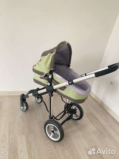 Прогулочная коляска как новая