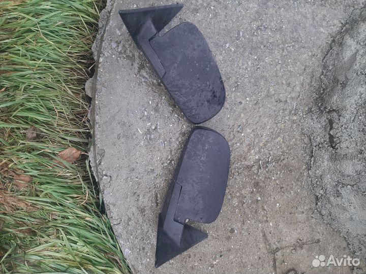 Боковое зеркало