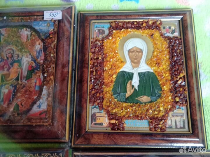 Иконы освященные в янтаре